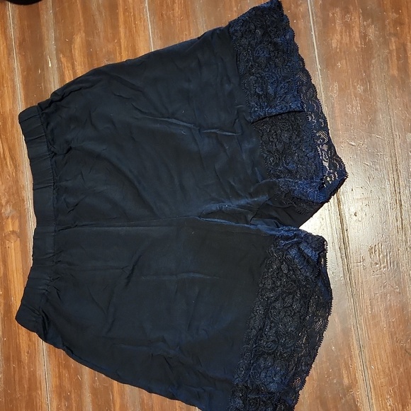 Measeor Pants - Lace Botton Biker Shorts (425)